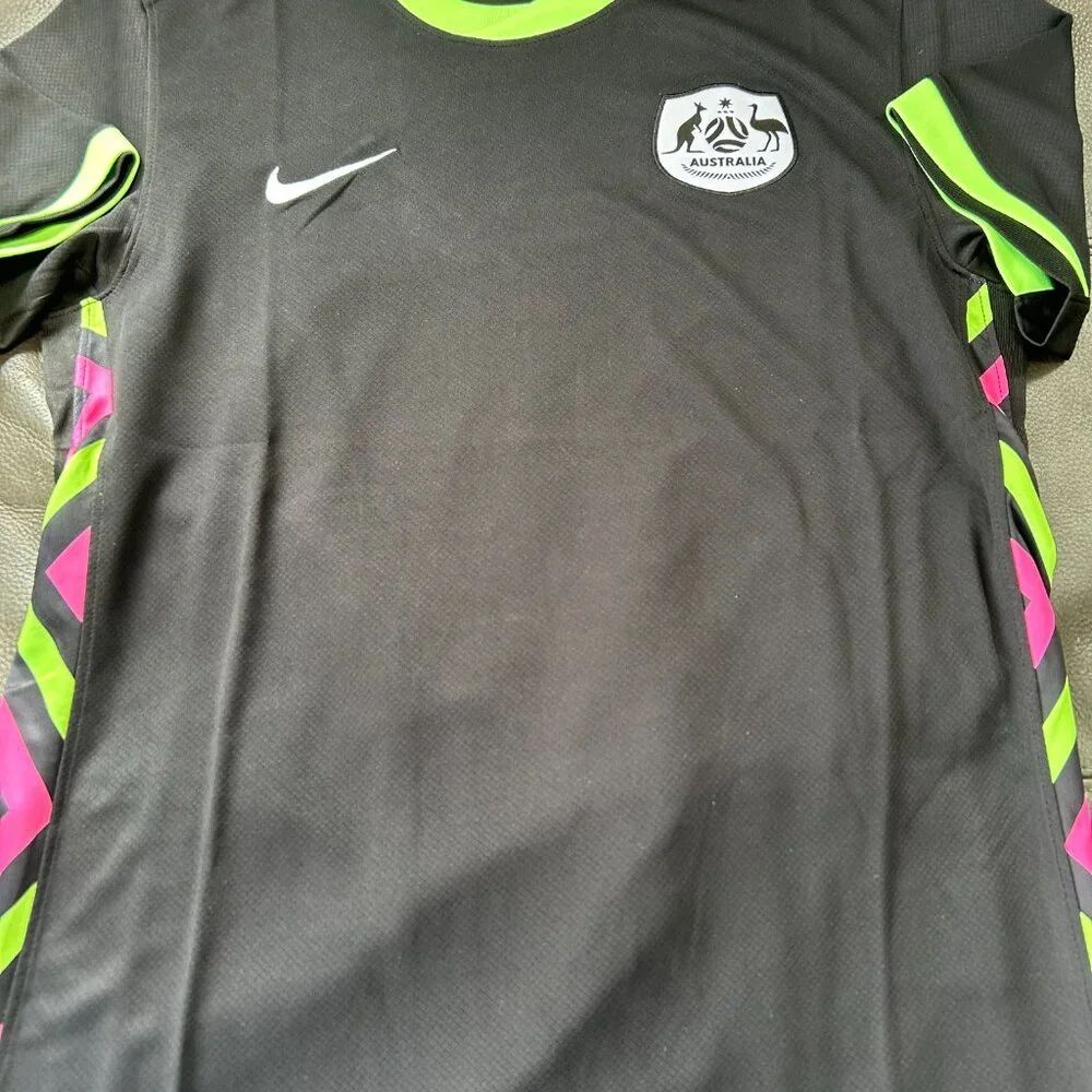 AUSTRALIA National Team Soccer JERSEY Sz Men's M,L,XL or 2XL NWT by Nike - Picture 4 of 4